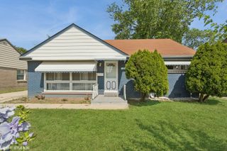 1113 Bristol Avenue, Westchester, IL 60154
