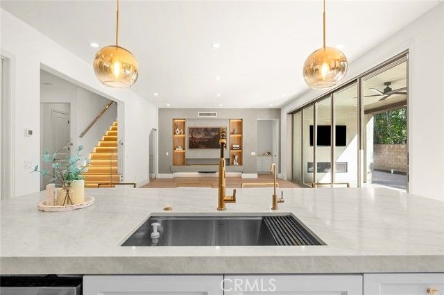 37 Preston, Tustin, CA 92782