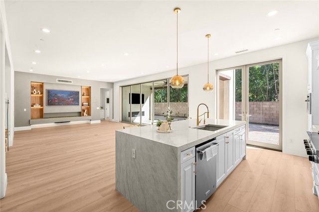 37 Preston, Tustin, CA 92782