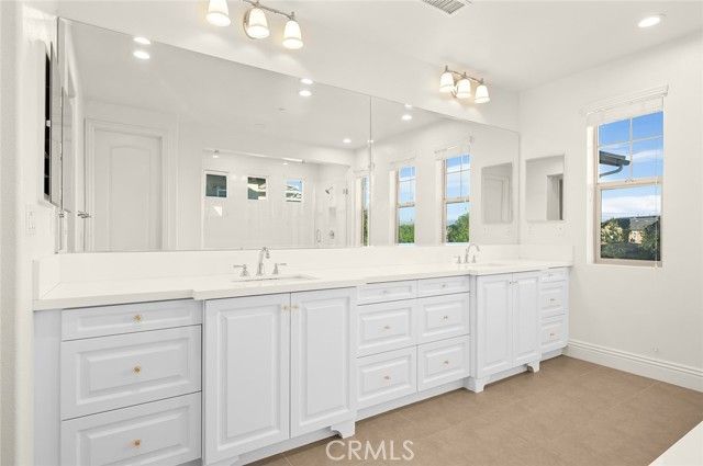 37 Preston, Tustin, CA 92782