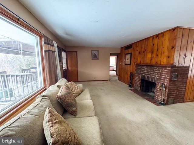 11070 CREEKSIDE DR, Huntingdon, PA 16652