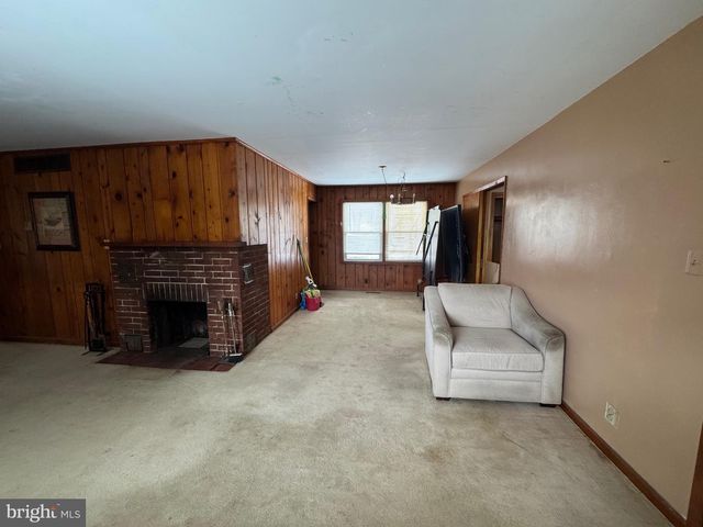 11070 CREEKSIDE DR, Huntingdon, PA 16652