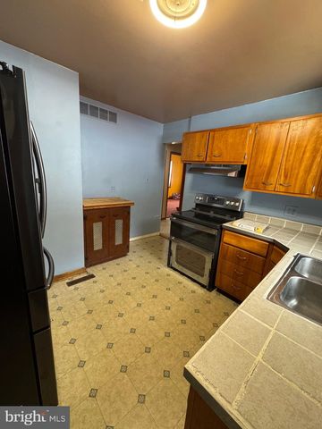 11070 CREEKSIDE DR, Huntingdon, PA 16652