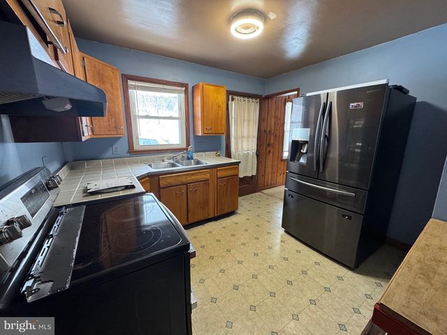 11070 CREEKSIDE DR, Huntingdon, PA 16652