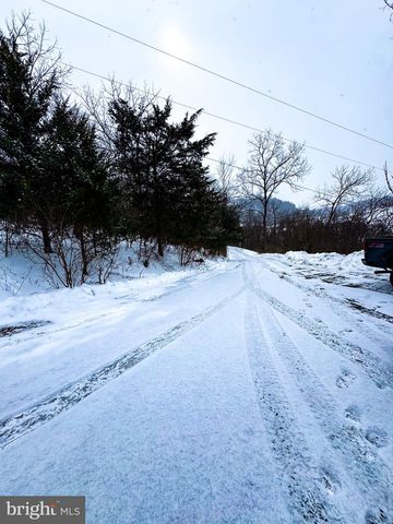 11070 CREEKSIDE DR, Huntingdon, PA 16652