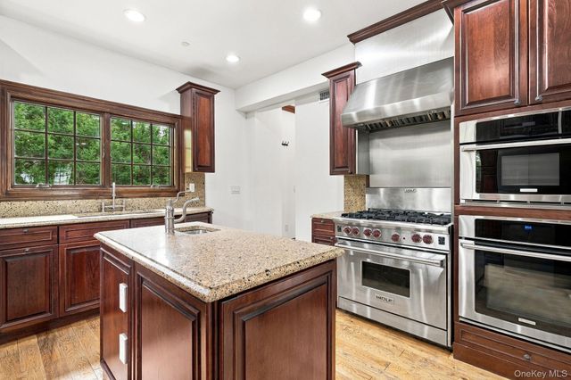 265 Old Mamaroneck Road, White Plains, NY 10605