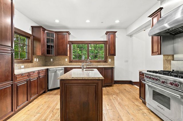 265 Old Mamaroneck Road, White Plains, NY 10605