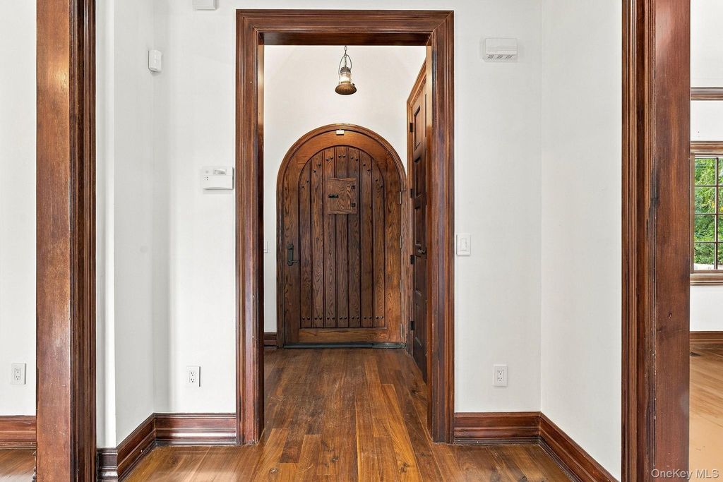 265 Old Mamaroneck Road, White Plains, NY 10605 — photo 5