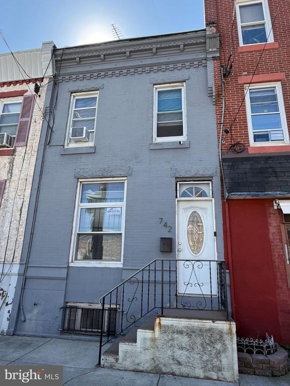 742 W MOYAMENSING AVE, PHILADELPHIA, PA 19148 — exterior