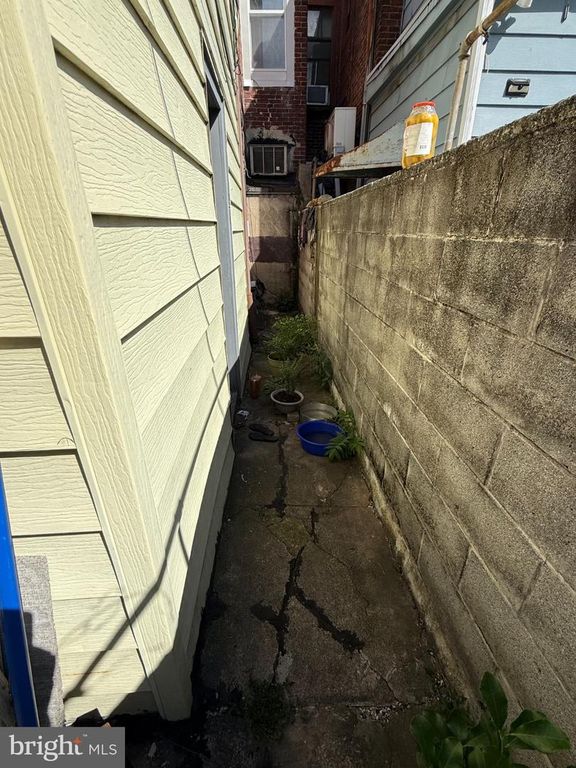 742 W MOYAMENSING AVE, PHILADELPHIA, PA 19148 — photo 4