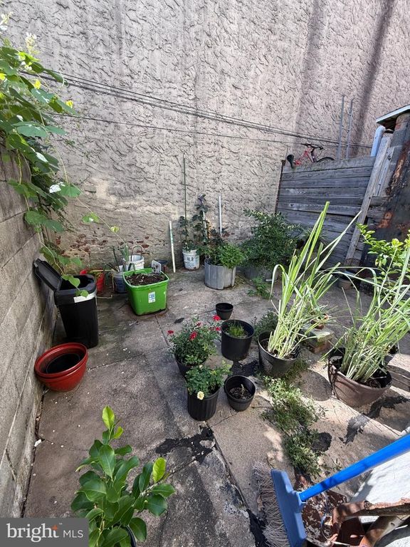 742 W MOYAMENSING AVE, PHILADELPHIA, PA 19148 — photo 5
