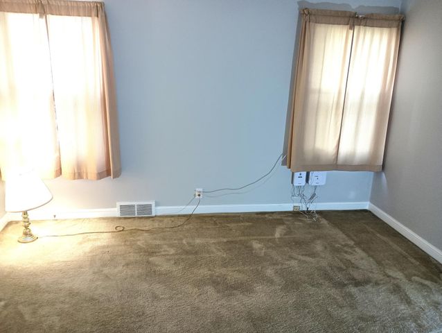 1629 Ridgewood Lane S, Roseville, MN 55113