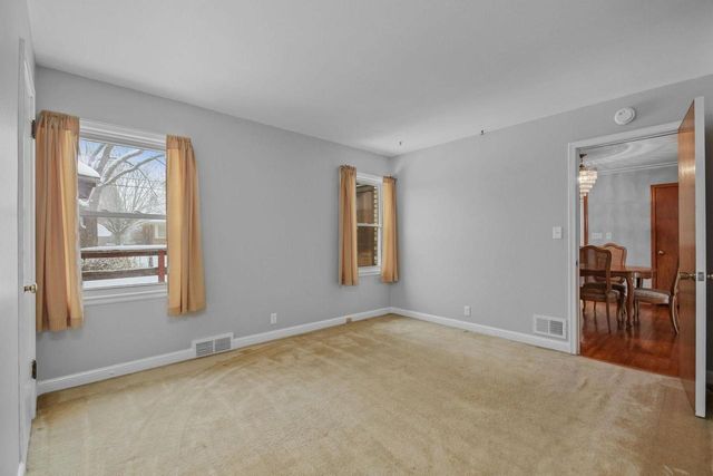 1629 Ridgewood Lane S, Roseville, MN 55113