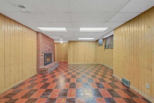 1629 Ridgewood Lane S, Roseville, MN 55113