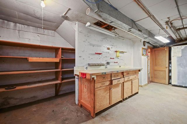 1629 Ridgewood Lane S, Roseville, MN 55113