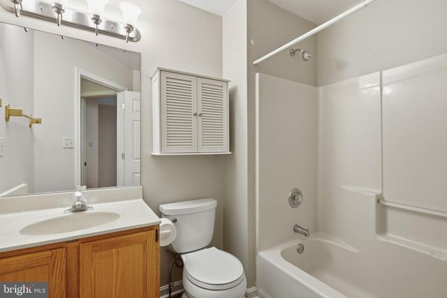 427 LESSIN DR, Lusby, MD 20657