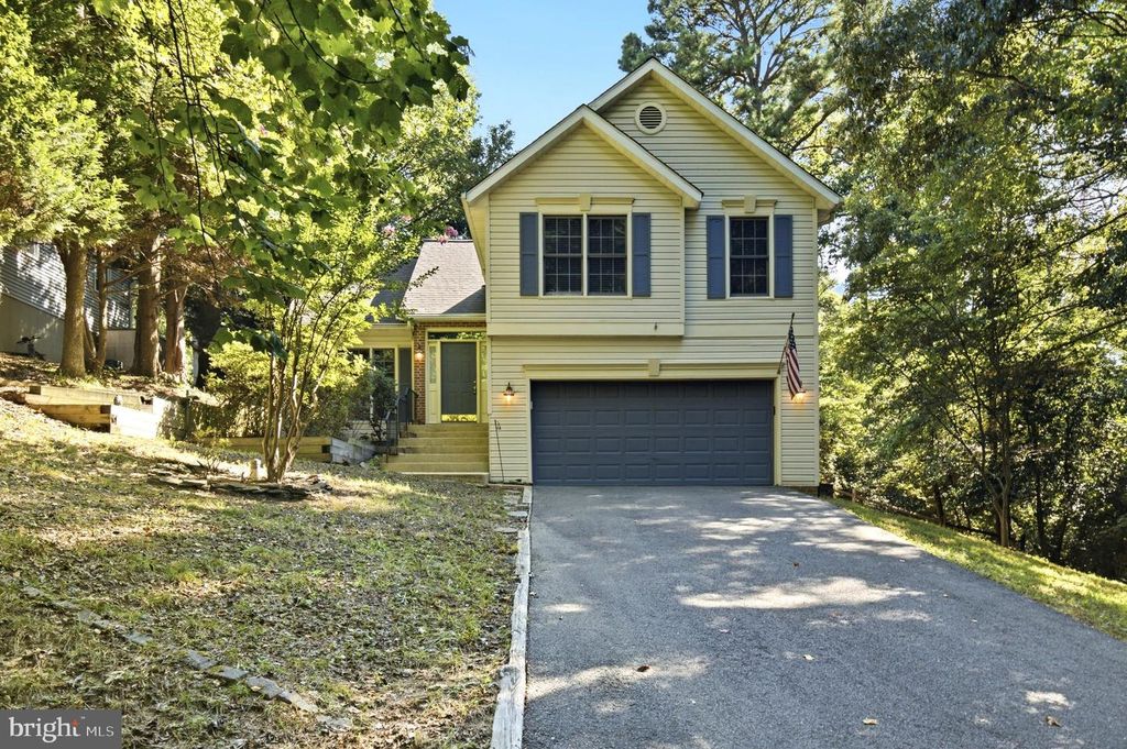 427 LESSIN DR, Lusby, MD 20657