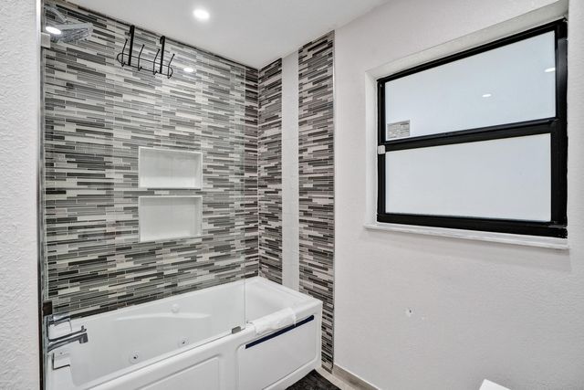 7387 NW 34th Street, Lauderhill, FL 33319