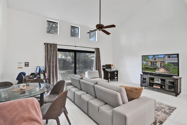 7387 NW 34th Street, Lauderhill, FL 33319