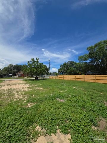 2815 E Gonzalez St, Pensacola, FL 32503