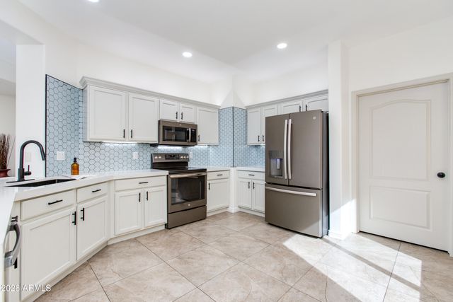 8242 S HIDDEN TRAIL Court, Gold Canyon, AZ 85118