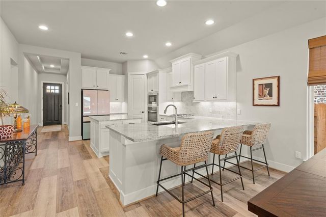 111 Chinaberry BND, Bastrop, TX 78602