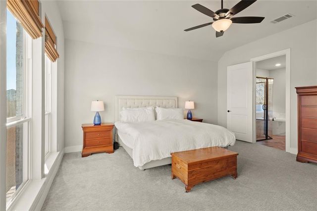 111 Chinaberry BND, Bastrop, TX 78602