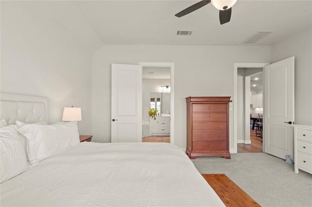 111 Chinaberry BND, Bastrop, TX 78602