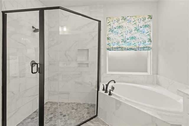111 Chinaberry BND, Bastrop, TX 78602