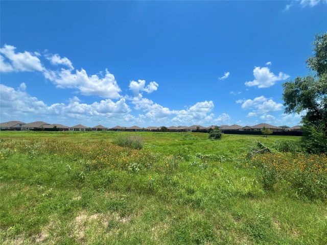 111 Chinaberry BND, Bastrop, TX 78602