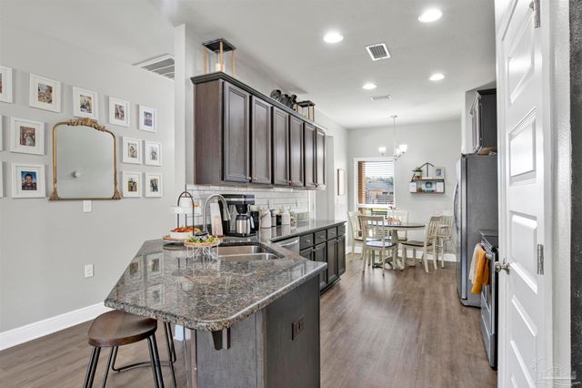 3708 Lone Fox Ct, Pace, FL 32571