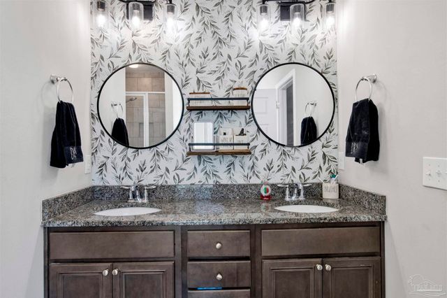 3708 Lone Fox Ct, Pace, FL 32571