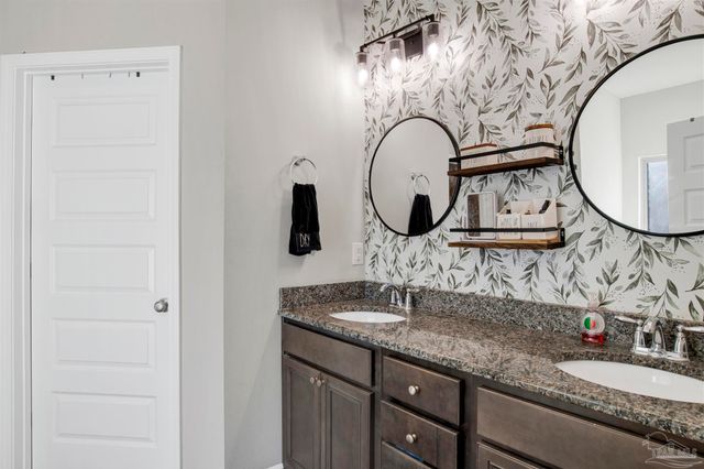 3708 Lone Fox Ct, Pace, FL 32571