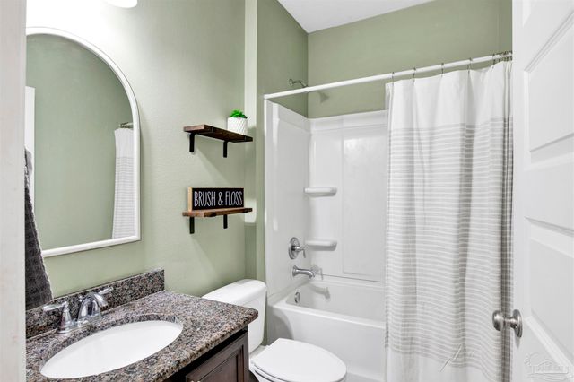 3708 Lone Fox Ct, Pace, FL 32571