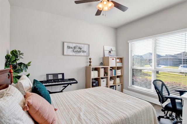 3708 Lone Fox Ct, Pace, FL 32571