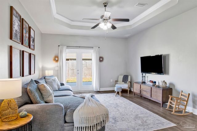 3708 Lone Fox Ct, Pace, FL 32571