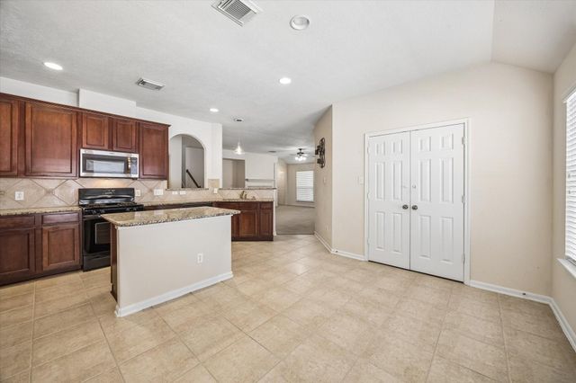 8323 Whisper Point Drive, Houston, TX 77040