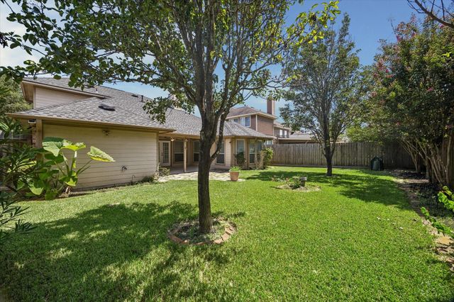 8323 Whisper Point Drive, Houston, TX 77040