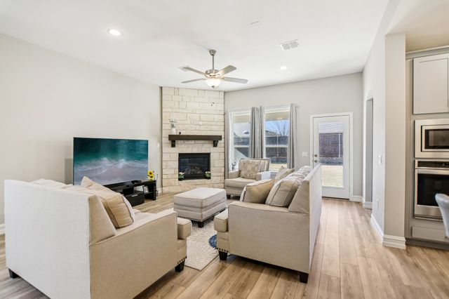 1512 Quentin Drive, Aubrey, TX 76227