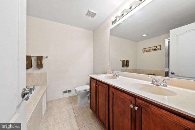 506 NOTTINGHAM PL, Delran, NJ 08075