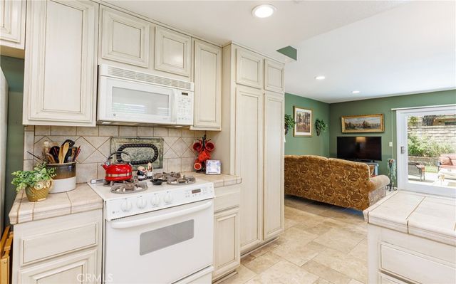 25503 Via Impreso, Valencia, CA 91355