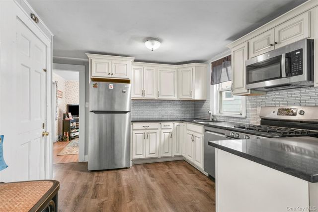 1083 Hunter Avenue, Pelham, NY 10803