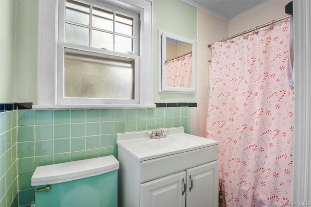 1083 Hunter Avenue, Pelham, NY 10803