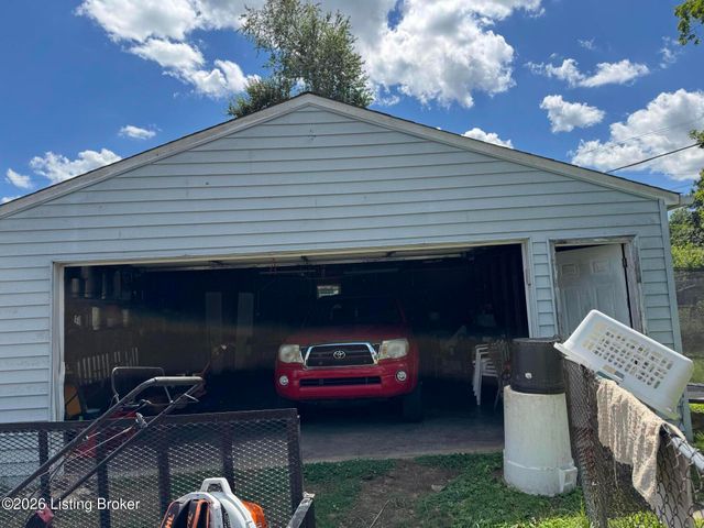 3202 Ainslie Way, Louisville, KY 40220
