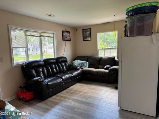 3202 Ainslie Way, Louisville, KY 40220