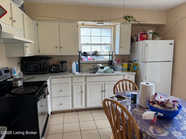 3202 Ainslie Way, Louisville, KY 40220