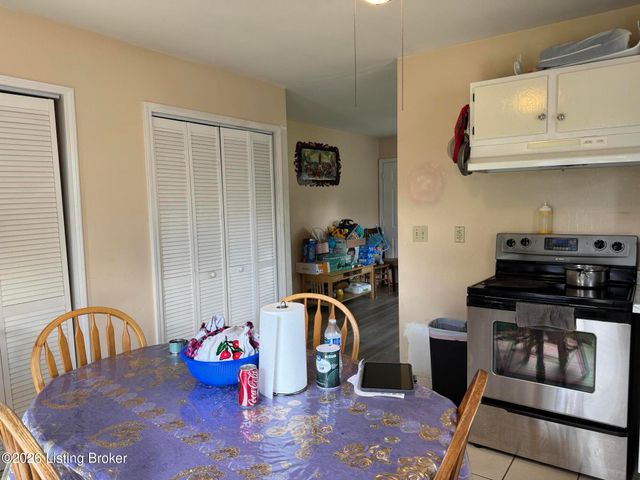 3202 Ainslie Way, Louisville, KY 40220