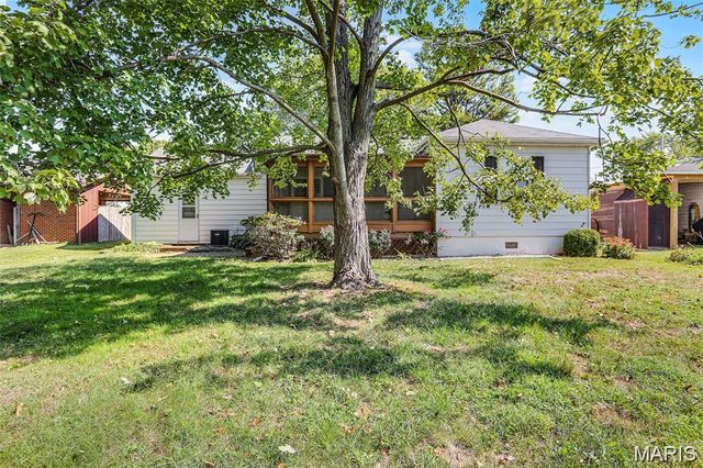 136 Kingsbury Court, Collinsville, IL 62234
