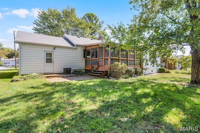 136 Kingsbury Court, Collinsville, IL 62234