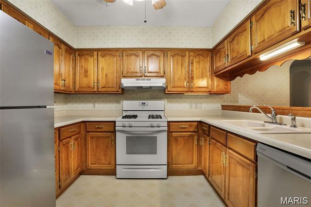 136 Kingsbury Court, Collinsville, IL 62234